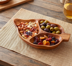Plateau de service en bois fait main avec trois compartiments, grain de bois naturel, design Wabi Sabi, pour les fêtes - Product Image 5