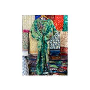 Robe de plage tendance en soie à motifs floraux pour femme, style kaftan, artisanat ethnique indien - Product Image 1