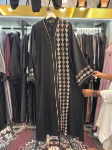 Vente flash - Nouvelle Abaya de Dubaï magnifique pour femmes, kaftan fait main, vêtements et accessoires islamiques traditionnels conçus pour les musulmanes - Product Image 3