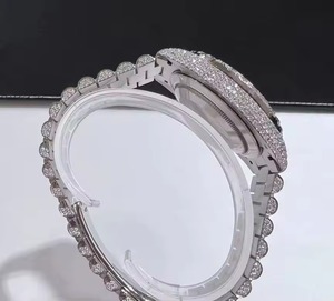 Montre analogique de luxe en acier inoxydable sertie de diamants, boîtier rond de 40 mm, affichage de la date, mouvement à quartz unisexe - Product Image 5