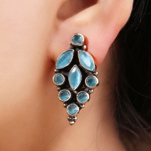 Pendientes de latón oxidado con diseño de campana y circonitas, chapados en plata antigua, estilo bohemio tribal indio hecho a mano para mujer. - Product Image 2