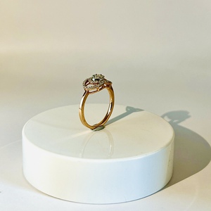 Anillo de Compromiso de Lujo de Oro Amarillo de 14K para Mujer, LILABA ENTERPRISE, con 53 Diamantes Naturales de Corte Brillante y Diamantes Blancos en los Laterales - Product Image 1