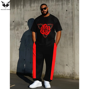 Nuevo conjunto informal para hombre de talla grande con estampado digital 3D de rosas rojas, camiseta de cuello redondo de manga corta y pantalones largos con cordón ajustable. - Product Image 4