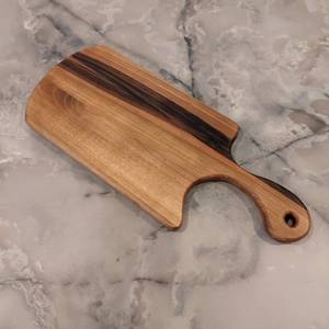 เขียงไม้วอลนัททำมือ: ถาดเสิร์ฟอาหารในครัวหรูหรา - Product Image 3