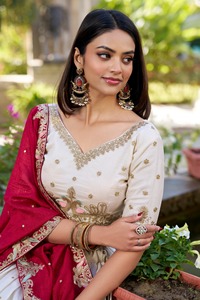 Lehenga Choli en soie Vichitra avec sequins et broderie au fil, longueur ras du sol, moderne, pour mariage, fête, Diwali, bal de promo - Product Image 2