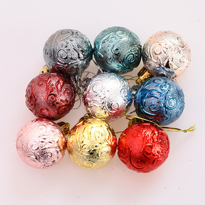 12 décorations de Noël en plastique multicolores de 4 cm pour suspendre, idéales pour la maison et les fêtes - Product Image 6