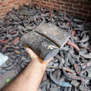 Bloque de cuerno de búfalo negro premium, materia prima para mangos de cuchillos y artesanías a precio económico - Product Image 1