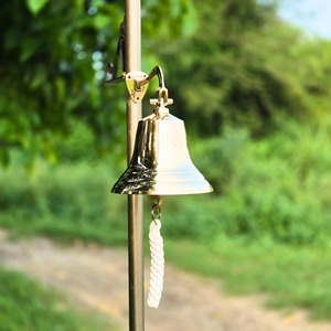 Cloche en laiton pur, finition de qualité supérieure, idéale pour la décoration nautique, des maisons, des temples, des jardins, de l'extérieur et comme cadeau. - Product Image 4