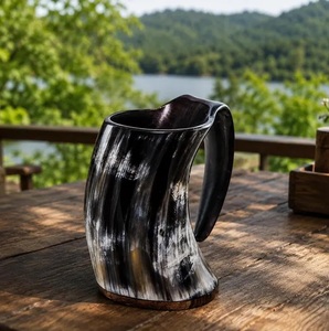 Mug en corne de bœuf style Viking, style jeu de rôle, médiéval, fantastique, en véritable corne de bétail - Product Image 2