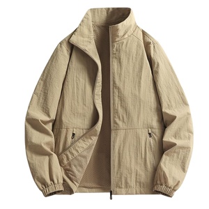 Vente en gros Blouson aviateur à capuche coupe-vent imperméable à revêtement épais personnalisé Vêtements de sport d'extérieur unisexe avec fermeture éclair pour l'hiver - Product Image 6