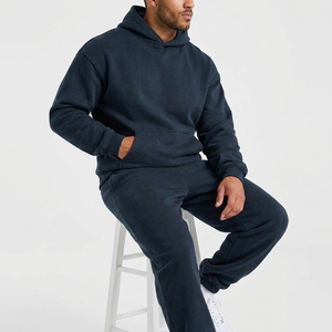 Ensemble de survêtements pour hommes à prix réduit, comprenant un sweat à capuche oversize et un pantalon de jogging avec passepoil, personnalisable avec logo - Product Image 3