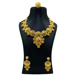Juego de Joyería Nupcial de Lujo en Latón Chapado en Oro para Mujer |   Conjunto de Collar y Pendientes Tradicionales para Boda |   Diseño Floral Clásico para Fiesta Africana - Product Image 1