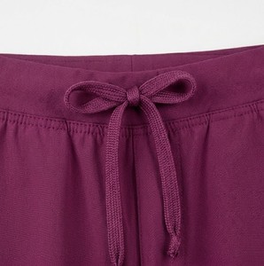 Conjunto de Uniforme Clínico para Mujer, Color Ciruela, Cuello en V, Blusa de Trabajo, Pantalones Rectos, Uniforme Clínico Personalizado, Fabricante al por Mayor - Product Image 5