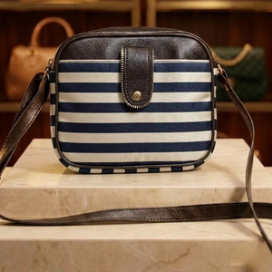 กระเป๋าสะพายข้างลายทางคลาสสิก กระเป๋าผ้ารักษ์โลก - Product Image 1