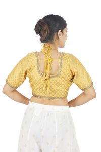 Chemise à manches courtes pour femme, brodée de jaune, col en V, haut festif pour mariage ou fête - Product Image 4