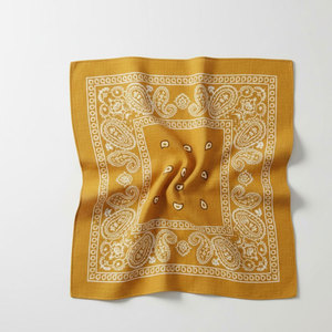 Écharpe bandana très extensible, design tubulaire polyvalent pour plusieurs styles de port et confort tout au long de la journée en extérieur - Product Image 1