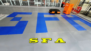Dalles de sol en PVC plastique antidérapantes et emboîtables pour garage, en vente - Product Image 5