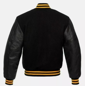 เสื้อแจ็คเก็ตวาร์ซิตี้ของมิชิแกนสำหรับผู้ชาย รุ่น New Letterman สีดำ ทำจากผ้าขนสัตว์ แต่งแขนหนังสีดำ - Product Image 3