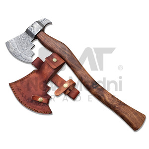 Hacha Tomahawk de acero forjado a mano con mango de madera y funda de cuero para uso en supervivencia al aire libre. Venta directa de fábrica. - Product Image 1