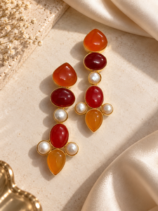 Boucles d'oreilles pendantes en onyx rouge orangé naturel et perles d'eau douce, faites à la main, plaquées or 18 carats, avec cabochons, longues et imposantes - Product Image 3