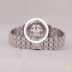 Montre en moissanite entièrement sertie de diamants de qualité supérieure, avec un cadran personnalisé de luxe et des bijoux de haute qualité - Product Image 2