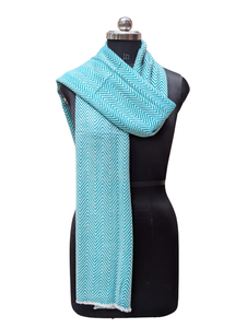 Elegante Estola de Lana Acrílica con Diseño Zigzag Turquesa, Bufanda de Invierno Hecha a Mano para Mujer de 28x80 Pulgadas, Chal Suave y Cómodo de Fibra para Dama - Product Image 5