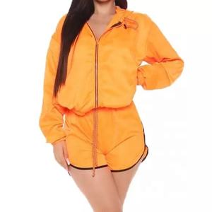 Conjunto de verano de chaquetas cortas para mujer, chándal de color naranja, conjunto de pantalones cortos de dos piezas, ropa informal estampada - Product Image 1