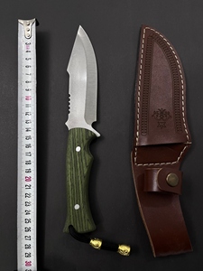 มีดล่าสัตว์ Jexa สแตนเลสสตีล ใบมีดคมบางส่วนแบบหยัก ด้ามไม้ ปลอกหนัง ทนทาน น้ำหนักเบา - Product Image 2