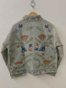 Chaqueta corta de terciopelo Suzani bordada, chaqueta corta para festivales, chaqueta unisex para mujer, regalo para esposa, bolero nupcial. - Product Image 3