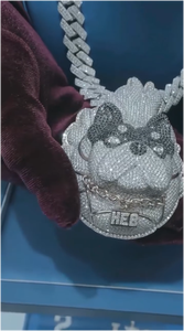 จี้เพชรหรูหราสำหรับผู้ชาย ประดับเพชรโมอิสซาไนต์ เงินแท้ 925 ทรงกลมแบบ Buss Down  จี้รูปหน้าสุนัขขนาดใหญ่สั่งทำพิเศษ พร้อมสร้อยเพชร - Product Image 2