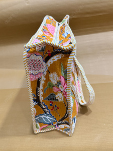 Handcrafted Quilted Floral <b>Tote</b> Bag Printed Fabric Shoulder Handbag Lightweight Everyday Carry Designer Casual Shopping Bag - Product Image 4