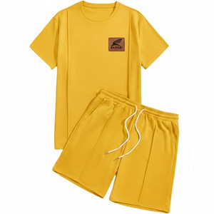 Ensemble de vêtements pour homme sur mesure en coton et fibre de bambou respirant et à séchage rapide, composé d'un t-shirt et d'un short - Product Image 1