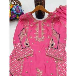 ชุดสูทผู้หญิงแบบแฟนซี พร้อมจี้และผ้าคลุมไหล่ ปักลายด้วยเลื่อม - Product Image 2