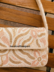 Sac à bandoulière pour femme, fait main, durable, léger, écologique, brodé de perles de rocaille |   Sac à bandoulière de luxe à rabat perlé - Product Image 5
