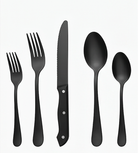 Ensemble de couverts noir mat au design minimaliste en acier inoxydable avec finition noire mate, compatible lave-vaisselle, idéal pour les fêtes et les restaurants - Product Image 1