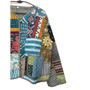 Vêtements d'extérieur indiens vintage faits à la main pour femmes veste matelassée courte en coton doux conception unique de patchwork différents imprimés respirants - Product Image 3