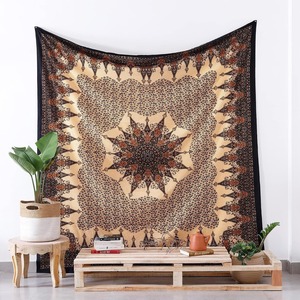 Tapiz Bohemio Mandala de Artesanía Tradicional |   Tapiz Indio Psicodélico Hippie con Diseño Floral Geométrico 84x90 Pulgadas - Product Image 1