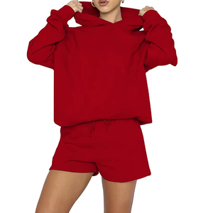 Ensemble sweat à capuche et short pour femme – Look estival tendance – Ensemble deux pièces avec service OEM – Qualité élégante - Product Image 1