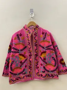 Abrigo de Invierno de Algodón Tejido con Terciopelo Bordado Suzani, Chaqueta Bohemia Hecha a Mano, Prenda Exterior Étnica con Diseño Floral, Regalo Único para Festivales - Product Image 4