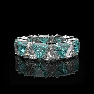 Anillo de Plata de Ley 925 de Lujo con Moissanita de Corte Triangular para Bodas, Fiestas y Aniversarios, Diseño Popular para Parejas - Product Image 5
