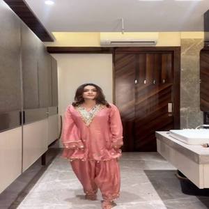 VASTRA COTTAGE Traje Salwar de Diseñador con Bordado de Lentejuelas y Espejos, Dupatta de Organza Suave, Atuendo Étnico para Fiesta - Product Image 6