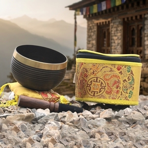 Juego de Cuencos Tibetanos de Latón Negro Hechos a Mano de 9.5 cm para Terapia de Sonido y Meditación, Incluye - Product Image 5
