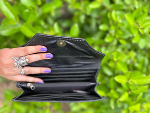 Nuevo Western Stylish Hair on Hide Color Tooled Fur Leather Clutch Mujeres Diseñado Monedero Venta caliente Tooled Leather Unique Wallet - Product Image 6