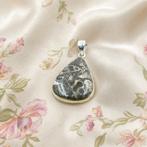 Pendentif en pierre précieuse Turritella naturelle, argent 925 plaqué or rose et or jaune, fait main, bijou en forme de larme, cadeau pour elle - Product Image 6