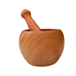 ครกไม้ทำมือสำหรับบดกระเทียม เครื่องเทศ และสมุนไพร - Product Image 1