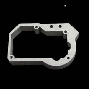 Yogi Engineering Plaque de couverture en aluminium usiné, modèle de plaque de couverture avec emplacements de précision, alvéolures et trous pour boulons - Product Image 4