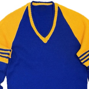 เสื้อคาร์ดิแกนไหมพรมอะคริลิคคุณภาพสูงแบบ OEM ยี่ห้อ Sigma Gamma Rho คอวี ปรับแต่งได้ สไตล์วินเทจ แฟชั่นฤดูหนาว สำหรับชมรมนักศึกษา - Product Image 3
