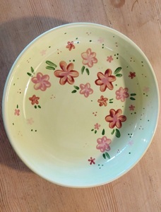 Tazón de Pasta de Cerámica de Diseño, Pintado a Mano con Motivos Florales, Acabado Liso y Brillante para una Decoración Refinada de la Cocina y el Comedor - Product Image 2