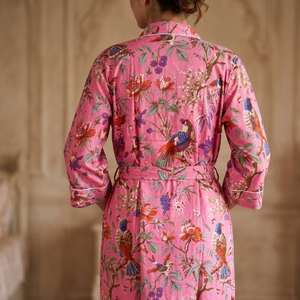 Kimono de Algodón con Estampado Étnico Hecho a Mano |   Bata de dormir de manga larga con cuello en V y bolsillos para mujer |   Bata con Estampado Floral Sostenible - Product Image 2