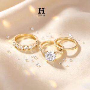 Juego de Anillos de Compromiso de Lujo de 3 Piezas con Diamantes Cultivados en Laboratorio de Corte Redondo, Oro Amarillo de 14K, Anillo de Eternidad Apilable - Product Image 2